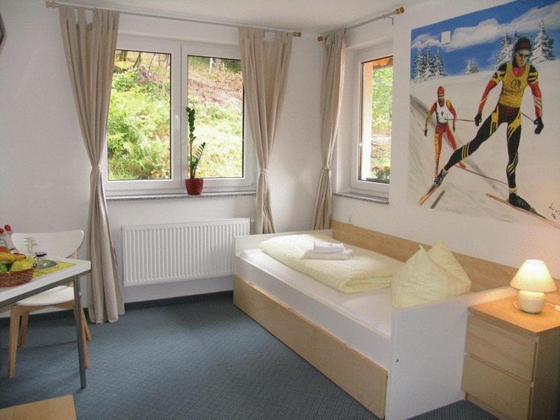 Hotel & Gasthaus Sterngrund Zella-Mehlis Habitación foto